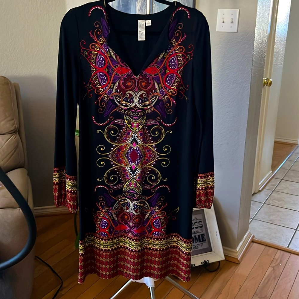 Beautiful dress size M, No holes, stains, or damage.